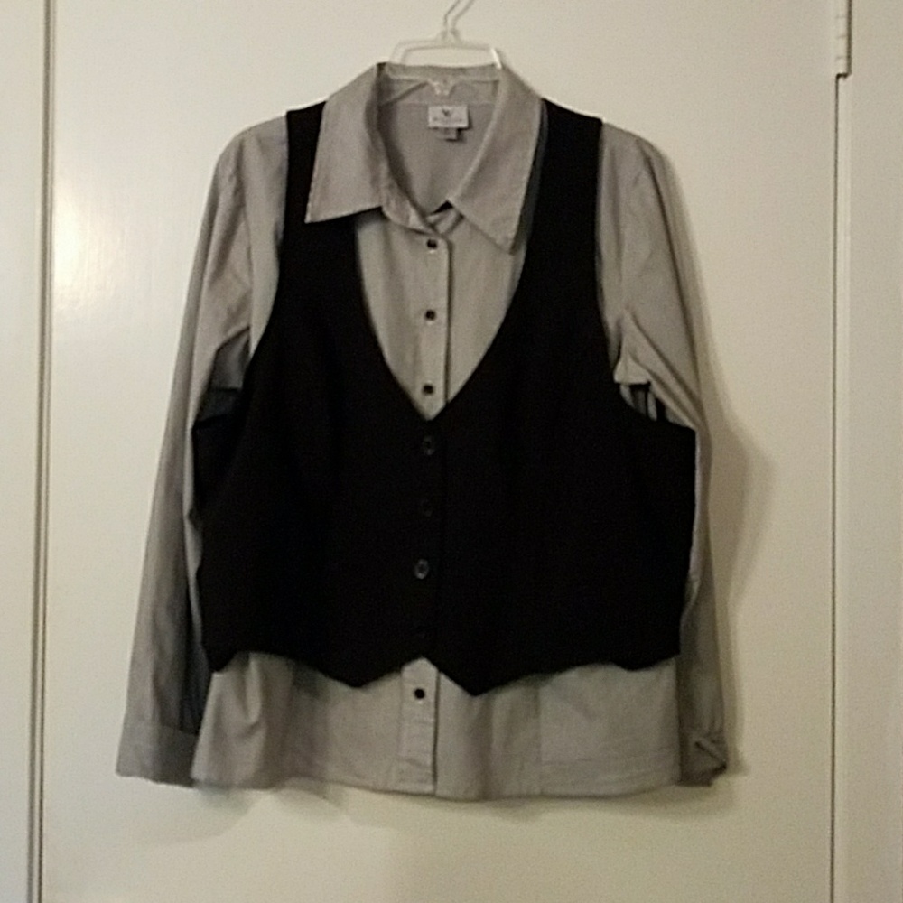 Worthington dress shirt with detachable vest
